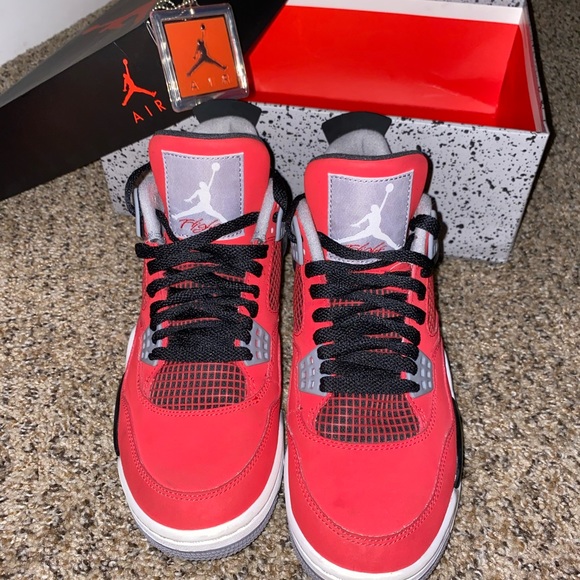 Jordan 4 Toro’s - Picture 2 of 10